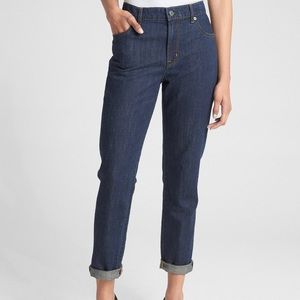 Gap Wearlight Mid Rise Best Girlfriend Jeans